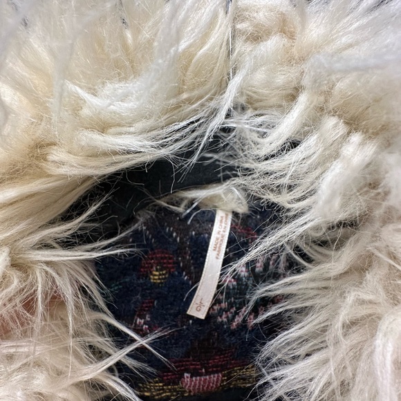 Free People Rarely Worn - Size Large Jacquard Coat - Picture 3 of 5